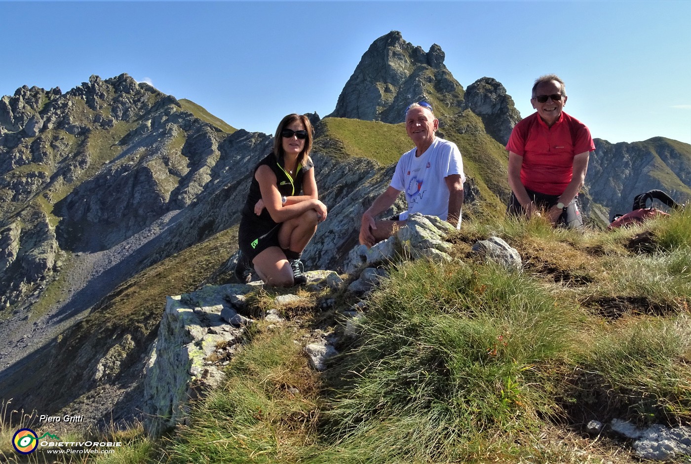 43 Dal Monte di sopra (2269 m) in cresta per la salita al Valletto (2371 m) e siamo in tre .JPG